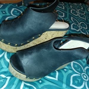 Shoedazzle high heel wedges